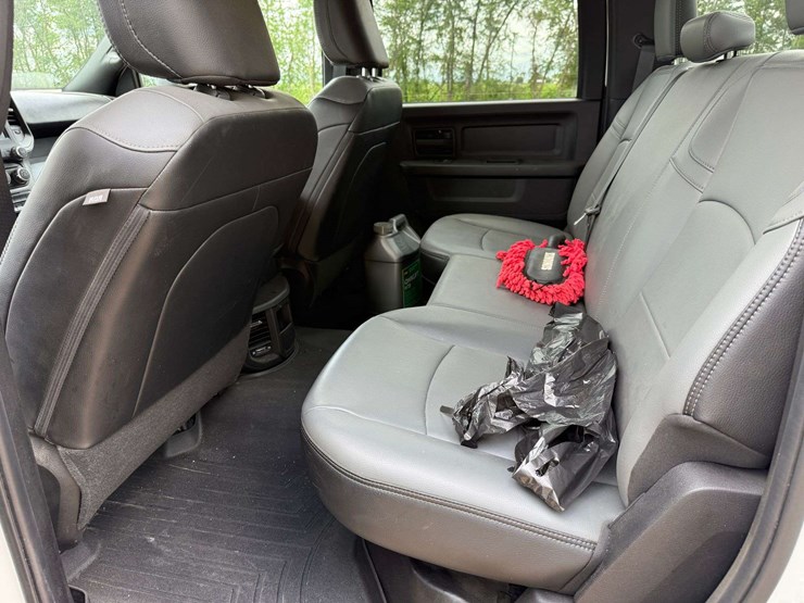 2024-ram-2500-tradesman-image-39