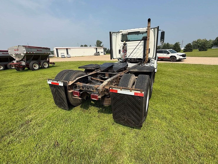 2016-international-prostar-image-15