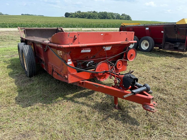 new-holland-185-image-2