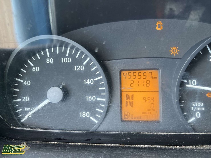2016-mercedes-benz-sprinter-2500-image-5