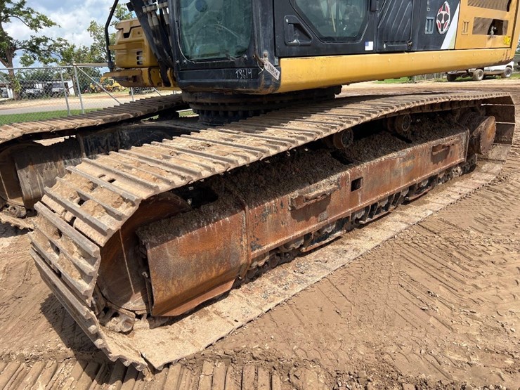 2015-caterpillar-336fl-image-9