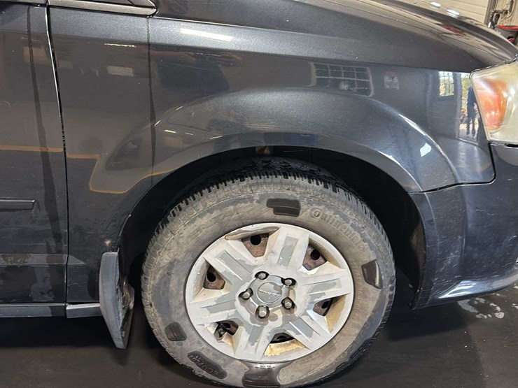 2012-dodge-grand-caravan-image-36
