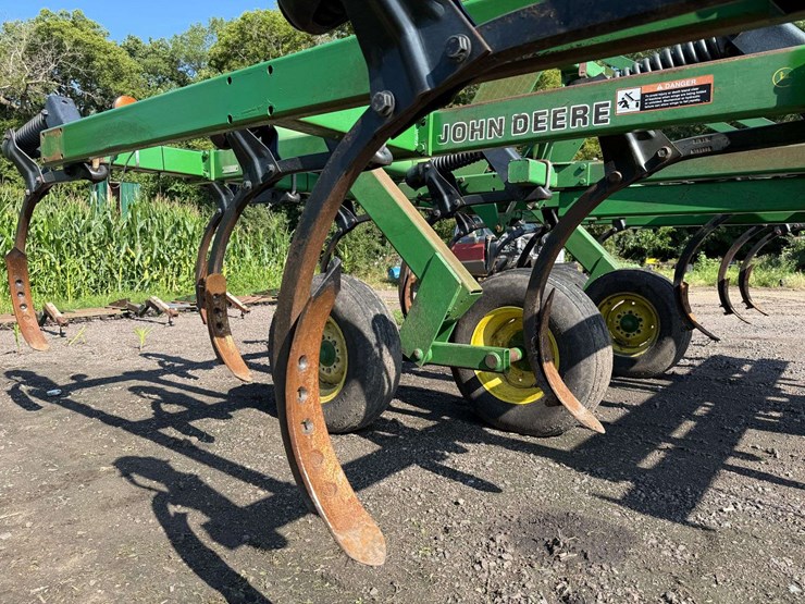 john-deere-680-image-9