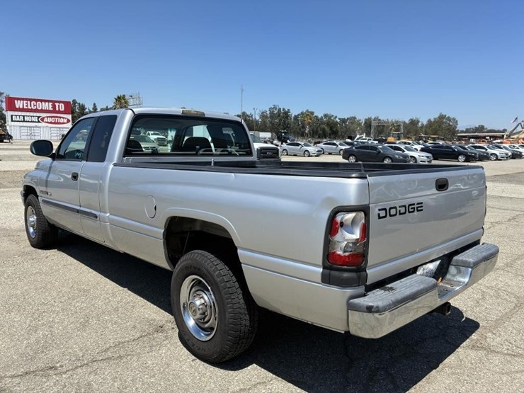 2001-dodge-2500-image-4