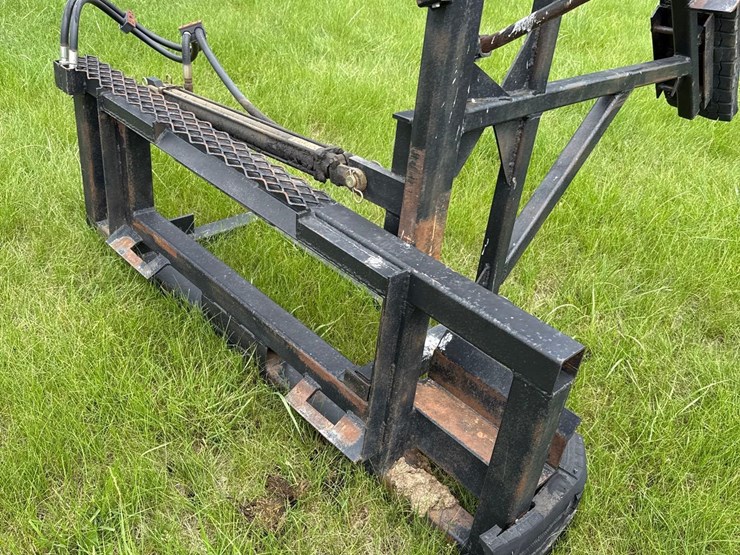 skidloader-quick-tach-groomer-image-6