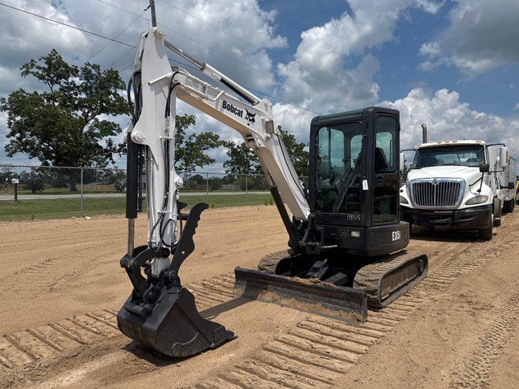 2015-bobcat-e35-image-4