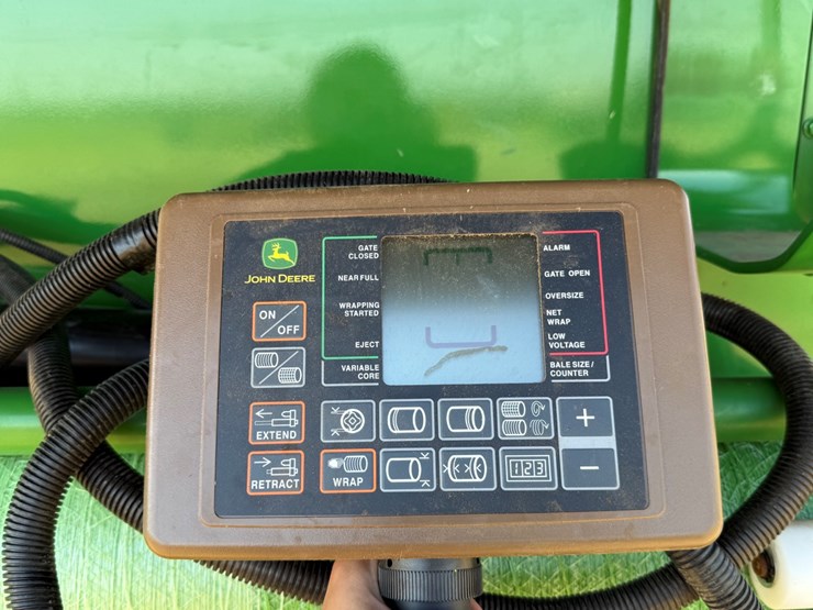 john-deere-560m-image-24