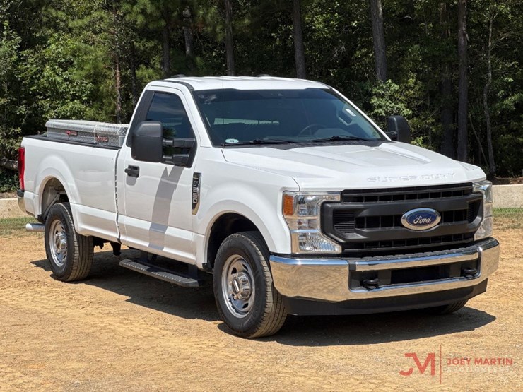2021-ford-f250-xl-image-1