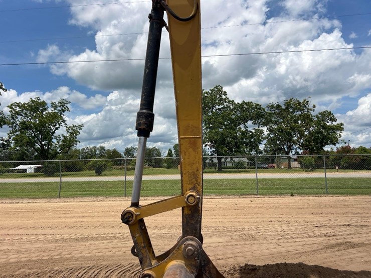 2015-caterpillar-326fl-image-12