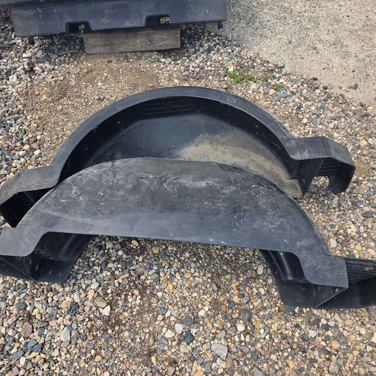 Pair of Plastic Trailer Fenders