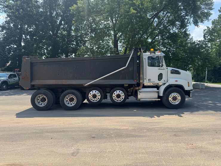 2018-western-star-4700sb-image-4