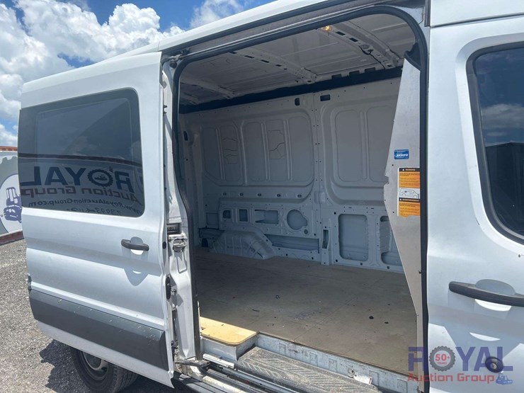 2016-ford-transit-image-21