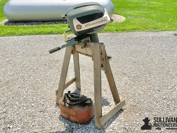 1957-evinrude-fisherman-5.5-outboard-motor-image-4