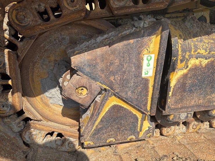 2018-caterpillar-d6t-lgp-image-12