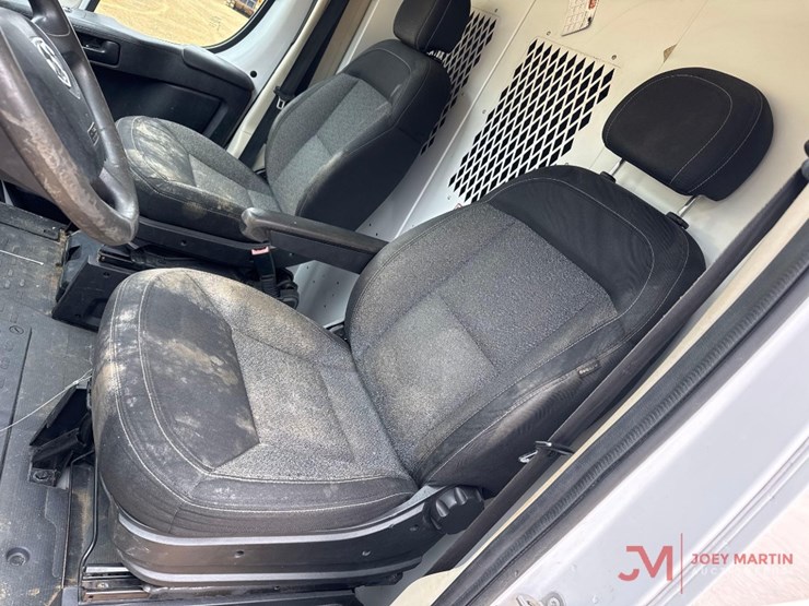 2017-ram-promaster-1500-image-16
