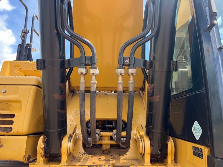 2016-caterpillar-336fl-image-26