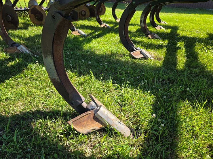 2016-john-deere-18-image-59