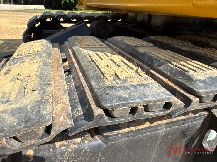 2025-caterpillar-305.5-image-18