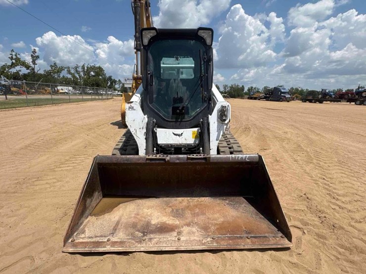 2022-bobcat-t595-image-3