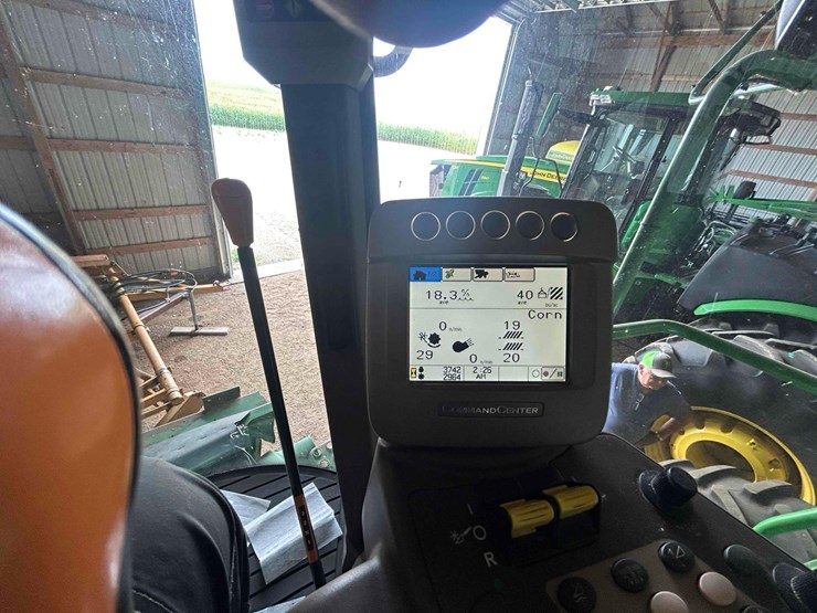 2011-john-deere-9770-sts-image-36