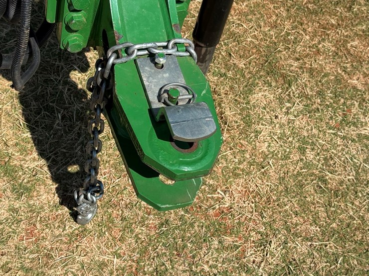 john-deere-560m-image-4