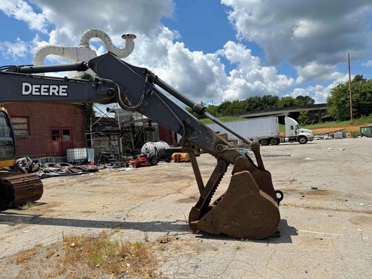 2014-deere-210g-lc-image-6
