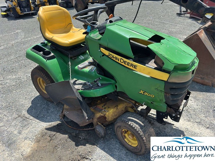 john-deere-x300-image-2