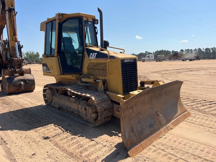 2004-caterpillar-d3g-xl-image-6