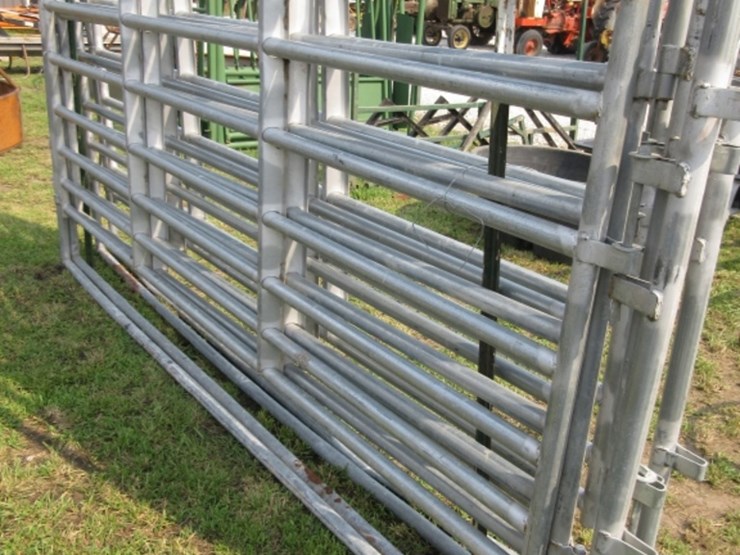 (4)-10'-high-pole-swinging-gates-image-5
