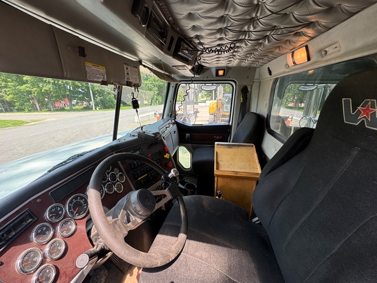 2018-western-star-4700sb-image-49