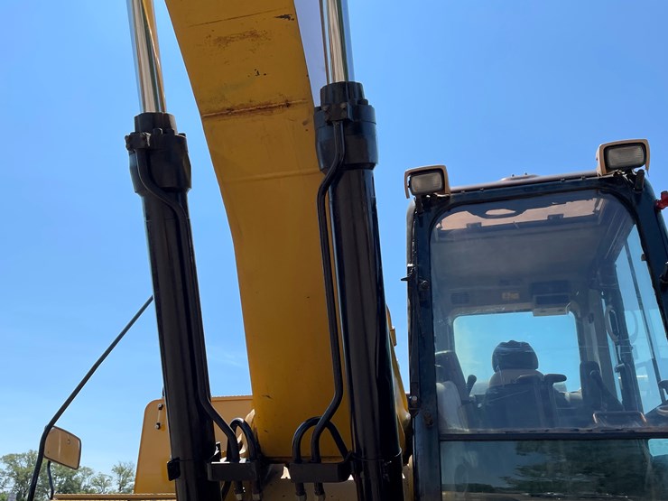 caterpillar-345c-image-26