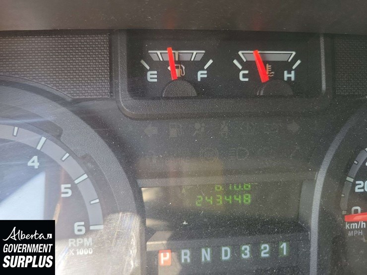 2014-ford-cargo-image-17