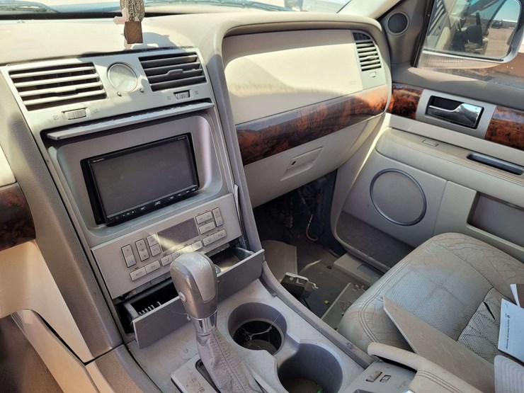 2004-lincoln-navigator-image-12