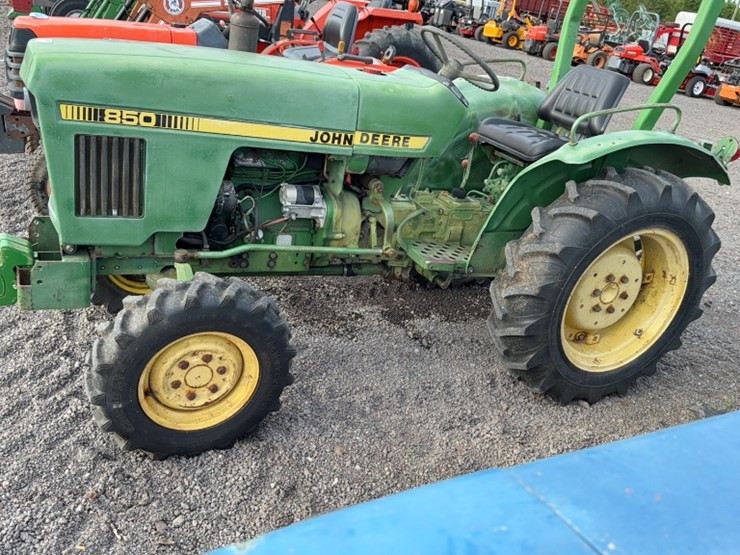 john-deere-850-image-12