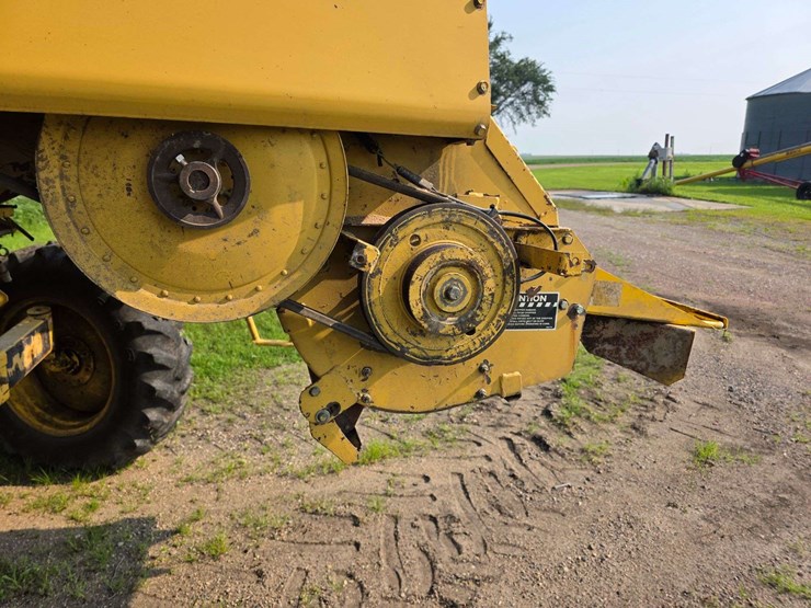 new-holland-tr87-image-14
