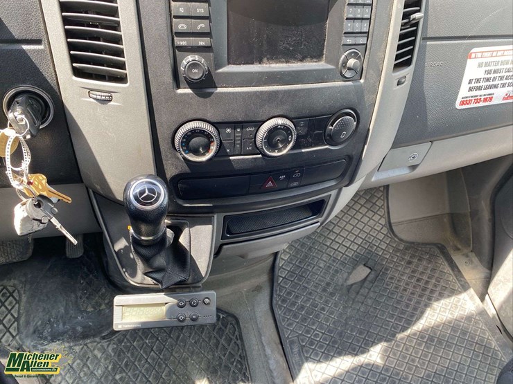 2016-mercedes-benz-sprinter-2500-image-28