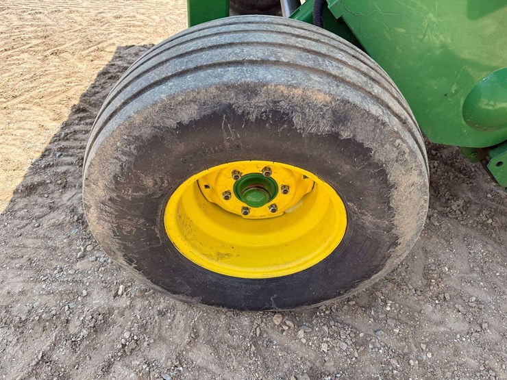 2006-john-deere-567-image-20