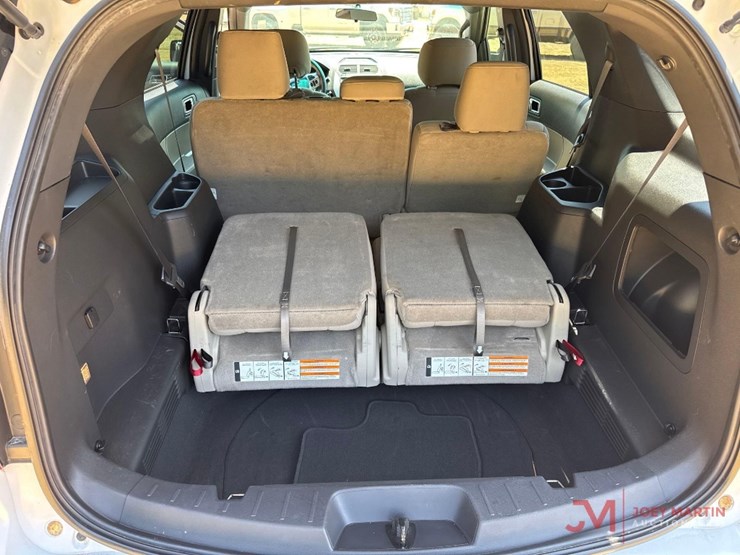 2014-ford-explorer-image-11