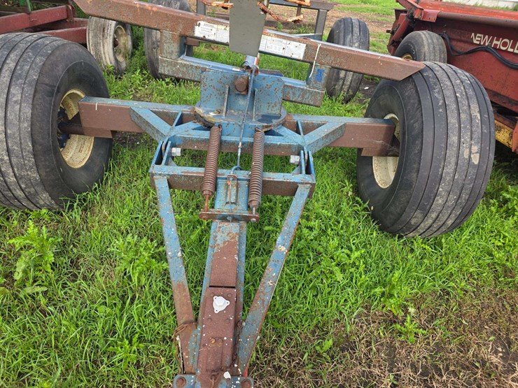 anhydrous-running-gear,-duo-lift-brand,-16.5-16.1-floatation-tires,-brakes,-extendable-hitch-image-4