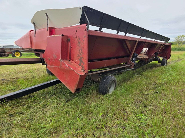 case-ih-1083-image-27