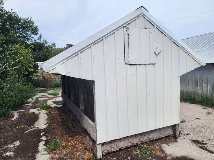 calf/cattle-self-feeder,-approx-18’-x-7’-x-10’-tall,-holds-approx-6-tons-*loading-is-available-image-4