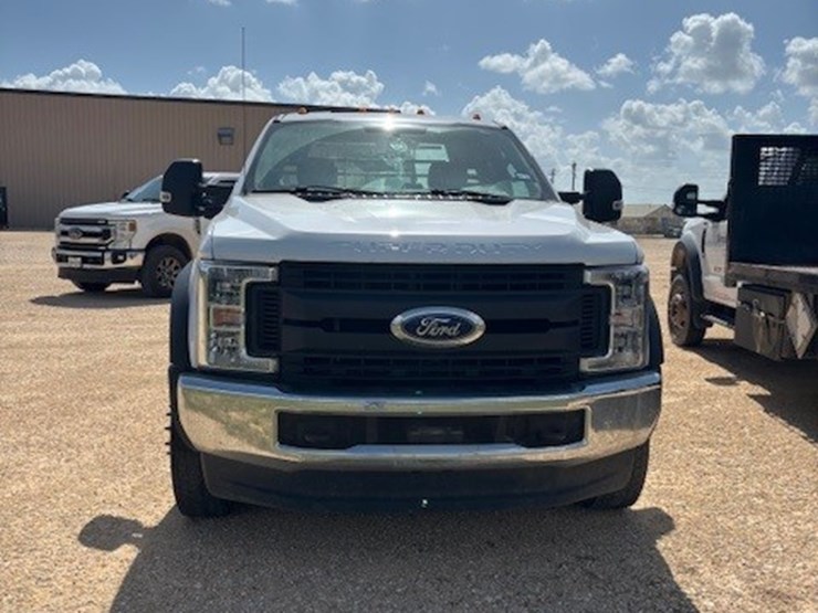2018-ford-f550-image-2