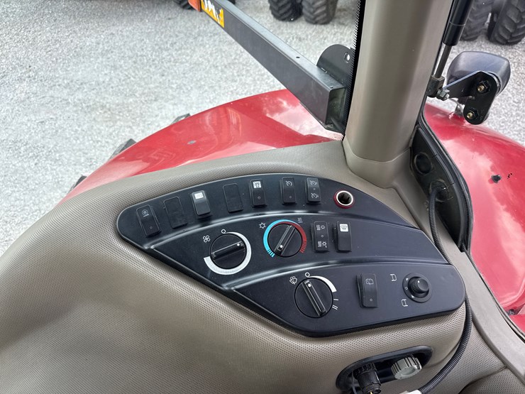 #1066-•-case-ih-305-magnum-image-28