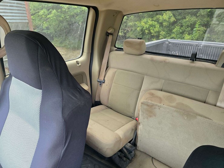 2004-ford-f150-xlt-image-25