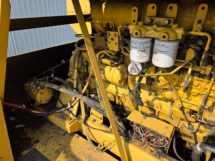 new-holland-tr87-image-23