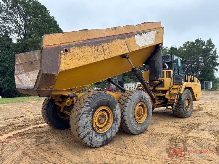 caterpillar-730-image-2