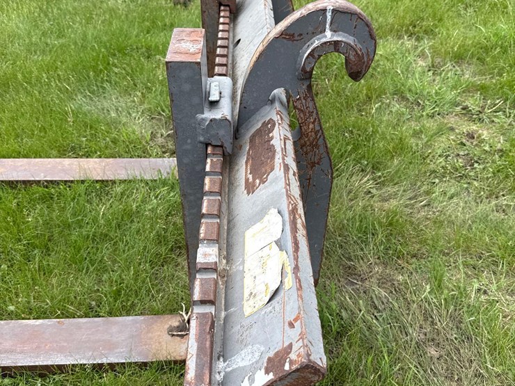volvo-mount-payloader-pallet-forks-image-12