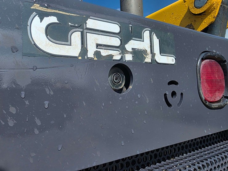2019-gehl-v270-image-27