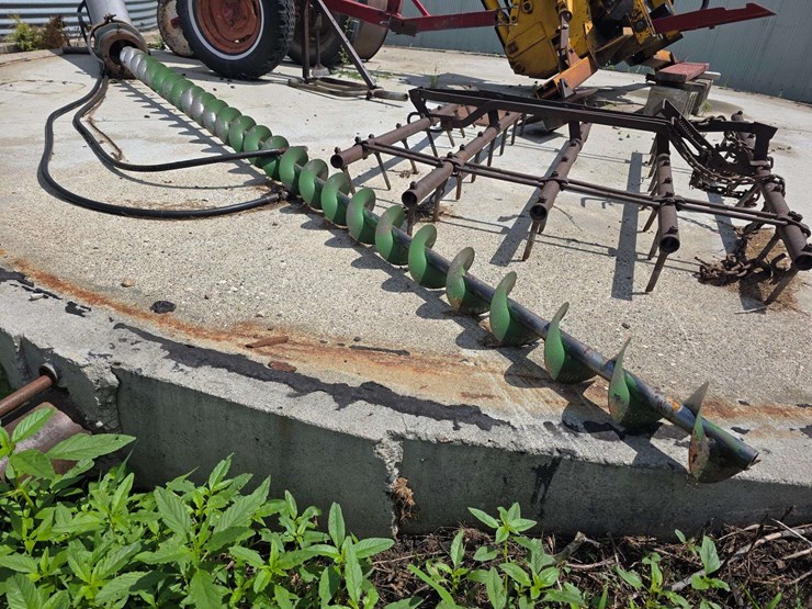 6”-to-8”-incline-auger-for-18’-bin-with-hydraulic-drive,-stainless-steel-tube-image-2