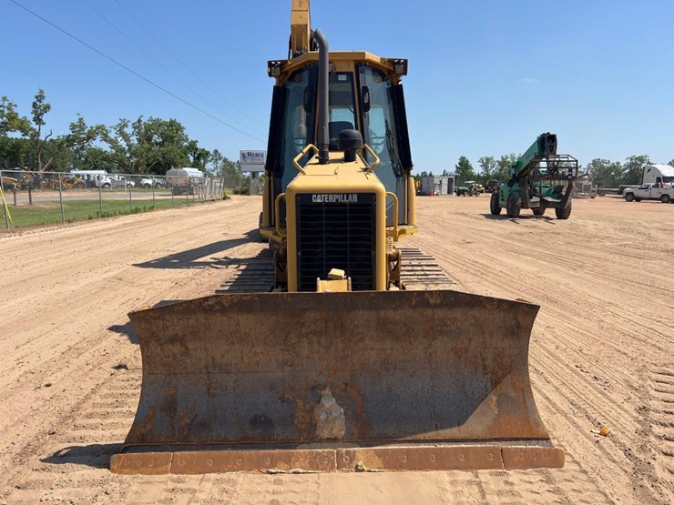 2004-caterpillar-d3g-xl-image-7